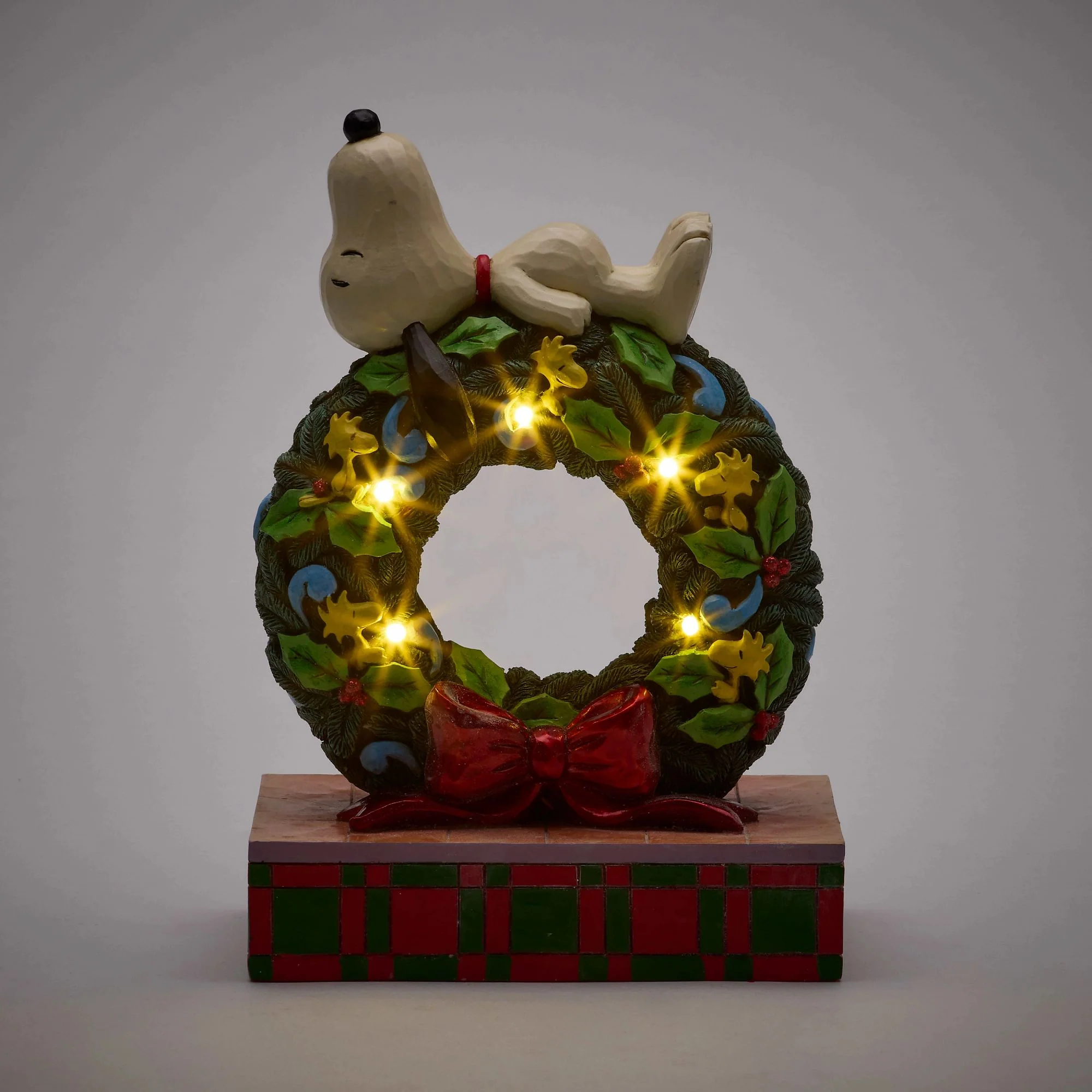 Snoopy Sleeping on LED Wreath - Image 3