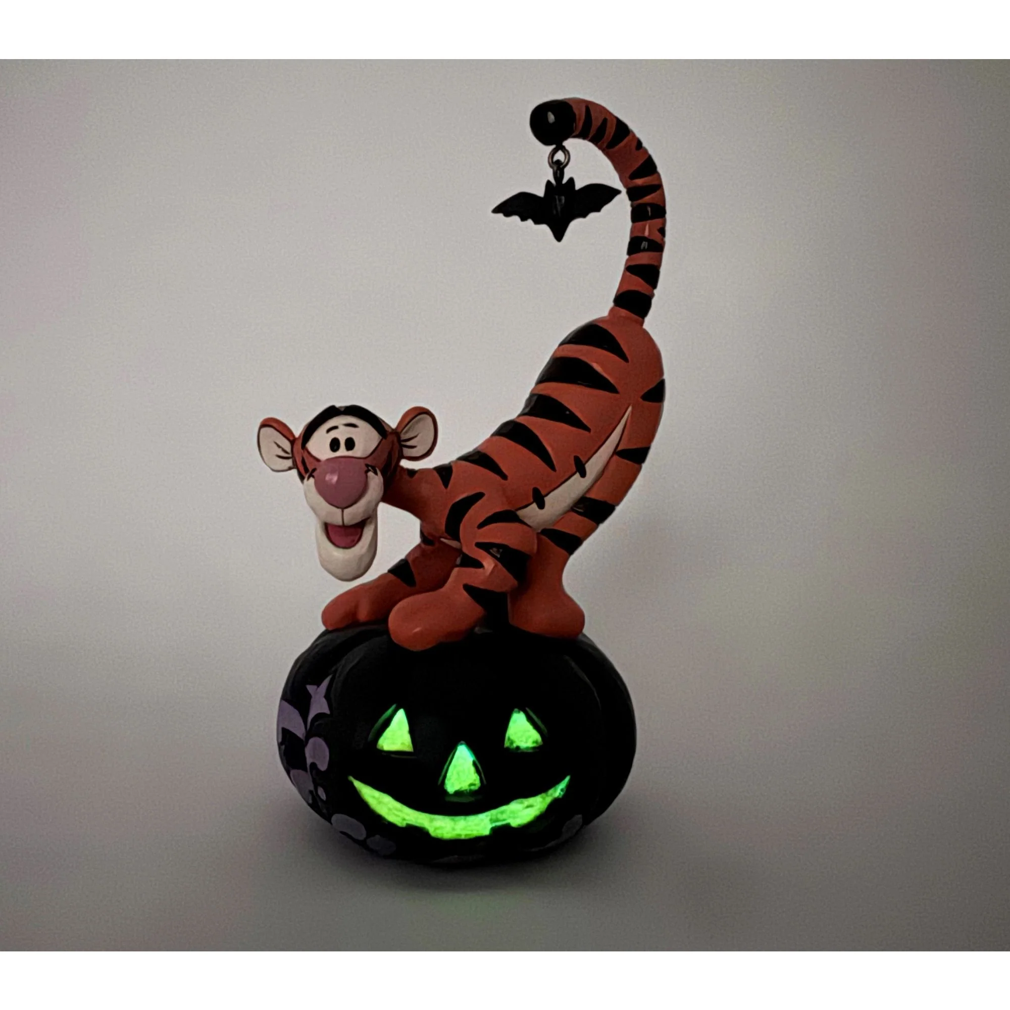 Tigger on black Jack-o-Lantern - Image 7